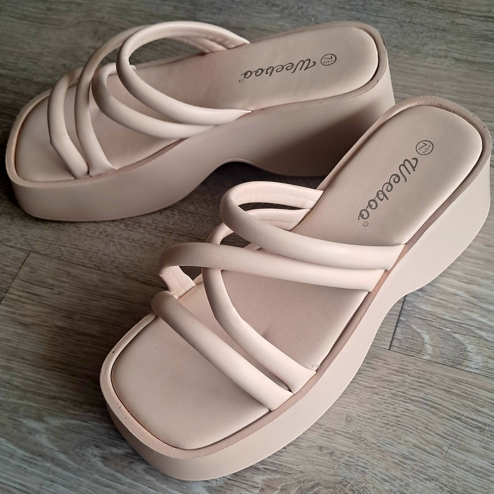 NWOT Weeboo Size 7.5 Medium Women's Cream w/pink Hue Platform Sandals